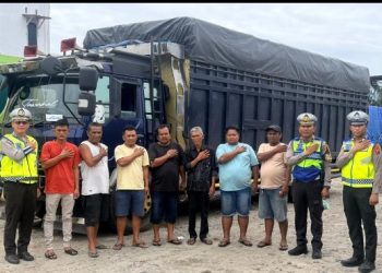 Ops Ketupat Toba 2026, Sat Lantas Polres Pematangsiantar Sosialisasikan SKB Pembatasan Operasional Kendaraan Sumbu 3.