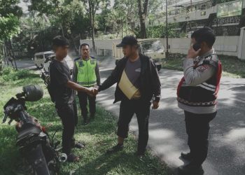 Kapolsek Siantar Martoba Respon Cepat Cek TKP & Mediasi Laka Lantas Depan Wisma Tama Jalan SM. Raja.