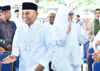 Acara Khataman Qur'an Majelis Taklim Sahabat Qur'ani : Bupati Simalungun Mendorong Terjemahkan dan Amalkan Al-Qur'an.