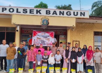 Kapolsek Bangun Gelar Sapa Ramadan Door to Door, Berbagi Takjil & Santunan Dengan Anak Yatim.