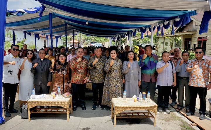 Wali Kota Pematangsiantar Wesly Silalahi, SH, MKn Hadiri Acara Partangiangan Syukuran Bona Taon Keluarga Besar Pomparan Op Baris Tampubolon.
