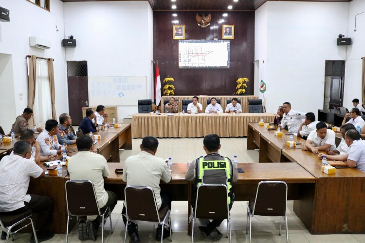 Sekda Junaedi Antonius Sitanggang, SSTP, MSi Pimpin Rapat Persiapan Pelaksanaan Kegiatan Karnaval Pesta Rakyat Memperingati Hari Jadi Ke - 155 Kota Pematangsiantar.