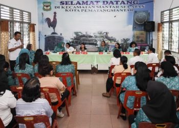 Ketua TP PKK Kota Pematangsiantar Ny Liswati Wesly Silalahi Bersama Tim Supervisi Lakukan Pembinaan Bagi TP PKK Kecamatan Siantar Selatan Dalam Rangka Lomba IVA Test TP PKK Tingkat Provinsi Sumut.