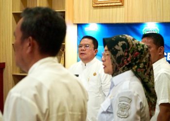 Walikota Pematangsiantar Bersama Pimpinan OPD Ikuti Kegiatan Secara Zoom Meting Tentang Mengurangi Pengangguran di Kota Pematangsiantar.