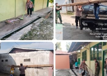 Bhabinkamtibmas Gotong Royong Bersama di Mesjid Nurul Huda.