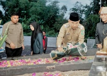 Peringati Hari Jadi Ke - 193, Pemkab Simalungun Gelar Ziarah Ke Makam Raja Marpitu.