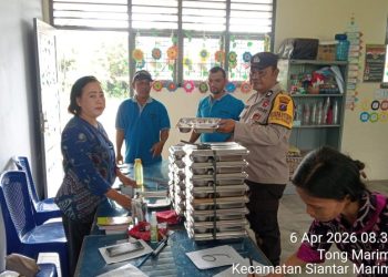 Bhabinkamtibmas Polsek Siantar Marihat Monitoring Distribusi MBG di Sekolah PAUD.