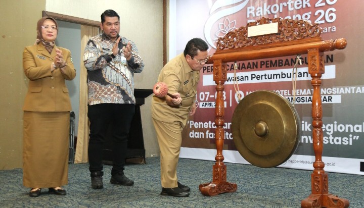 Walikota Pematangsiantar Wesly Silalahi, SH, MKn Buka Kegiatan Rakortekrenbang Se - Provinsi Sumut.