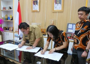 Walikota Pematangsiantar Wesly Silalahi, SH, MKn & Salah Satu Perguruan Tinggi Tandatangani Kerja Sama.