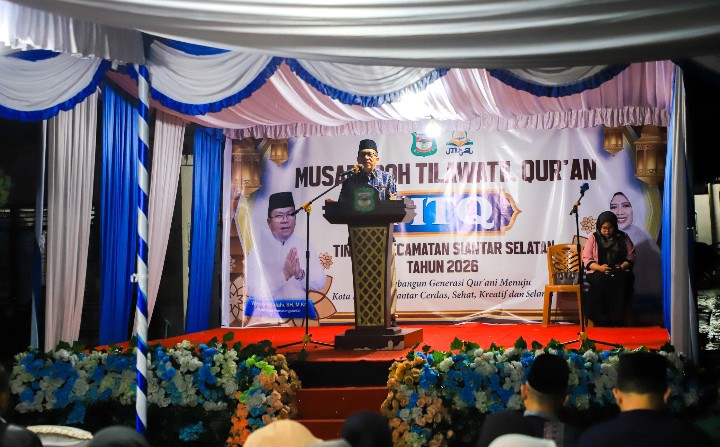 Wali Kota Pematangsiantar Wesly Silalahi, SH, MKn Diwakili Asisten Perekonomian dan Pembangunan Zainal Siahaan, SE, MM Menutup MTQN Tingkat Kecamatan Siantar Selatan.
