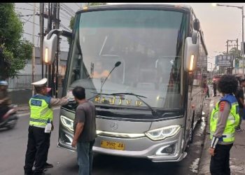 Sat Lantas Polres Pematangsiantar Sosialisasi Tertib Berlalu Lintas di Jalan Pattimura.