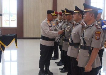 Polres Simalungun Gelar Sertijab Tiga Jabatan Strategis, Kapolres Tegaskan Rotasi Adalah Penyegaran Demi Peningkatan Kinerja.