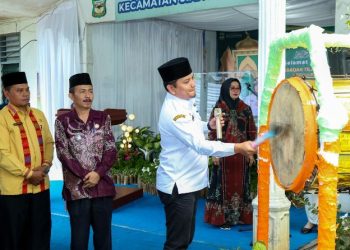 Wali Kota Pematangsiantar Wesly Silalahi, SH, MKn Diwakili Kadis Pariwisata Hamzah Fanshuri Damanik, SSTP, MSi Buka MTQN Ke - 58 Tingkat Kecamatan Siantar Timur.