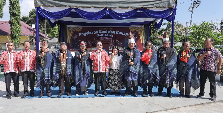Wali Kota Pematangsiantar Wesly Silalahi, SH, MKn Hadiri Acara Pagelaran Seni Budaya Multi Etnis.