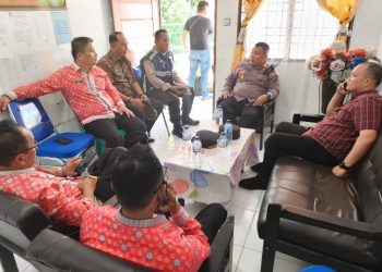 Kapolsek Siantar Marihat Gelar Pertemuan & Pengecekan Anak Dipukuli Bapak Kandungnya di Rumah Sakit.