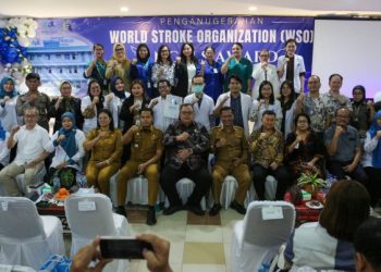 Wali Kota Pematangsiantar Wesly Silalahi, SH, MKn Diwakili Asisten Administrasi Umum Setdako Dedy Tunasto Setiawan, SH, MH, Hadiri Acara Penganugerahan World Stroke Organization (WSO) Angels Award.