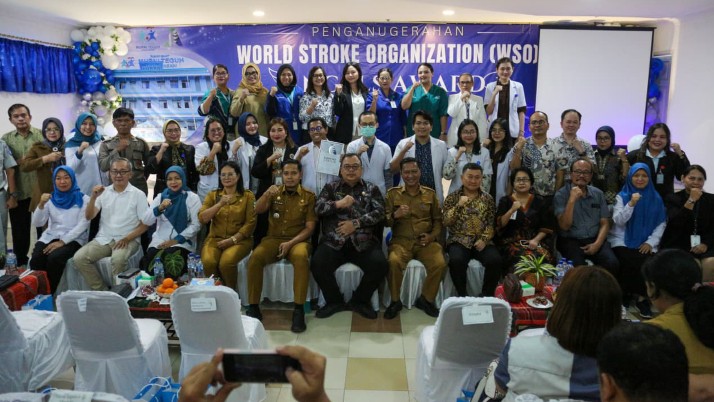 Wali Kota Pematangsiantar Wesly Silalahi, SH, MKn Diwakili Asisten Administrasi Umum Setdako Dedy Tunasto Setiawan, SH, MH, Hadiri Acara Penganugerahan World Stroke Organization (WSO) Angels Award.