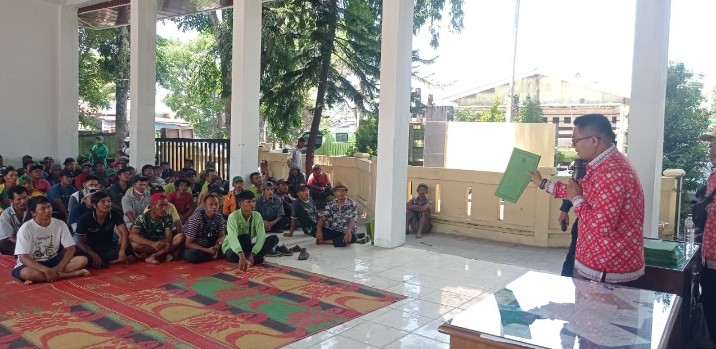 Dinas Lingkungan Hidup Kota Pematangsiantar Serahkan Kontrak Kerja & Surat Tugas Kepada 66 Orang Mulai Dari Supir, Kernet, dan Petugas Lapangan Tenaga Kebersihan.