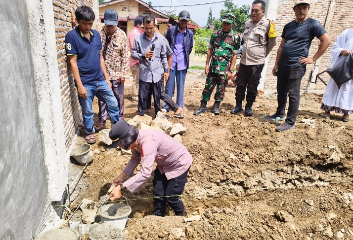 Wakapolsek Siantar Marihat Hadiri Peletakan Batu Pertama Gedung Koperasi Merah Putih.