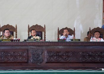Wali Kota Pematangsiantar Wesly Silalahi, SH, MKn Hadiri Rapat Paripurna DPRD Kota Pematangsiantar.