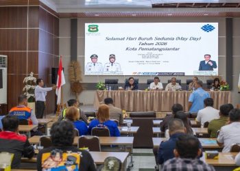 Wali kota Pematangsiantar Wesly Silalahi, SH, MKn Diwakili Sekda Pematangsiantar Junaedi Sitanggang Pimpin Rapat finalisasi Peringatan May Day Kota Pematangsiantar.