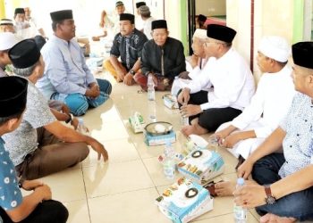 Bupati Simalungun Sholat Jumat Bersama Masyarakat, Perkuat Silaturahmi di Masjid Darussalam.