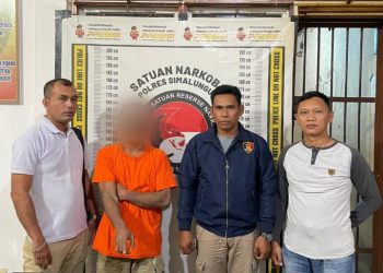 Tidak Berkutik! Bandar Sabu Dilipat Tim Polsek Raya Kahean Di Kebun Sawit, Sempat Melawan Dengan Gunting.