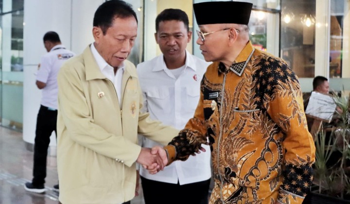 Bupati Simalungun Hadiri Pengukuhan PERPUKADESI : Forum Strategis Bertukar Gagasan.