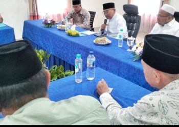 Bupati Simalungun Bahas Kemajuan Masjid Agung Al-Munawwaroh Bersama Pengurus.