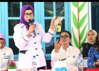 Ketua TP PKK Simalungun Dorong Kader UP2K Karang Anyar Ciptakan Produk Bernilai Ekonomi.