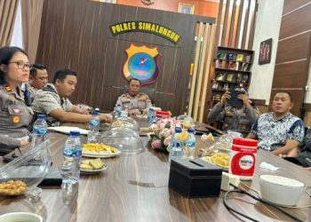 Perkuat Soliditas Institusi, Kapolres Simalungun Ikuti Rapat Internal Polri Bersama Seluruh Pejabat Utama Via Zoom Meeting.