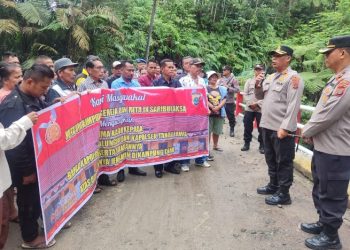 Kapolres Simalungun Resmikan Jembatan Merah Putih Presisi di Hatonduhan, Wujud Nyata Polri Hadir Bangun Desa & Jaga Keselamatan Warga.