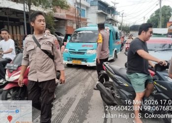 Polsek Siantar Utara Respon Cek TKP Kebakaran di Jalan HOS Cokro Aminoto.
