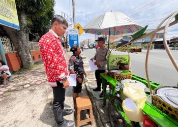 Polseķ Siantar Selatan Himbau PKL Tidak Jualan di Trotoar Disepanjang Jalan Gereja.