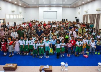 Wali Kota Pematangsiantar Wesly Silalahi, SH, MKn Diwakili Staf Ahli Bidang Pembangunan Muhammad Hamdani Lubis, SH Bersama Bunda PAUD Ny Liswati Wesly Silalahi Buka Kegiatan Lomba Mewarnai & Story Telling PAUD Tingkat Kota Pematangsiantar.
