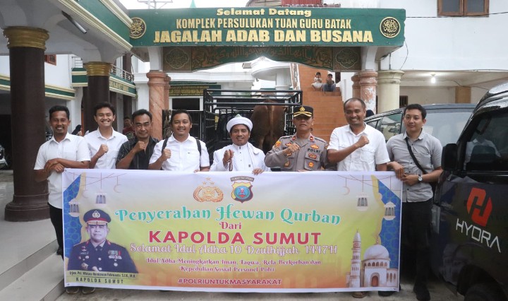 Kapolda Sumut Serahkan Sapi Kurban 600 Kg ke Persulukan Serambi Babussalam Simalungun, TGB : Jadikan Idul Adha Momentum Perkuat Persatuan Bangsa.
