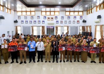Wali Kota Pematangsiantar Wesly Silalahi, SH, MKn Me-Launching Kartu Kredit Pemerintah Daerah (KKPD) & Quick Response Code Indonesian Standard (QRIS) Rekening Penerimaan Satuan Kerja Perangkat Daerah (SKPD).