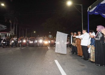 Wali Kota Pematangsiantar Wesly Silalahi, SH, MKn Lepas Pawai Takbir Dari Depan Lapangan Parkir Pariwisata.