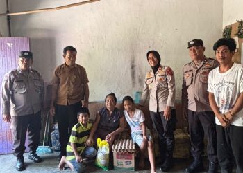Kapolseķ Siantar Selatan Kunjungan Kasih & Berikan Bansos Kepada Warga Penyandang Disabilitas.