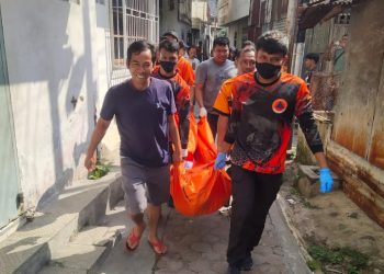 Kapolsek Siantar Utara Pimpin Cek TKP Temuan Mayat di Jalan Wahidin.