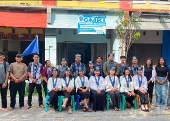 Badan Pengurus Cabang ( BPC ) GMKI Pematangsiantar Foto Bersama Dengan GMKI Komisariat Salomo Nomensen.