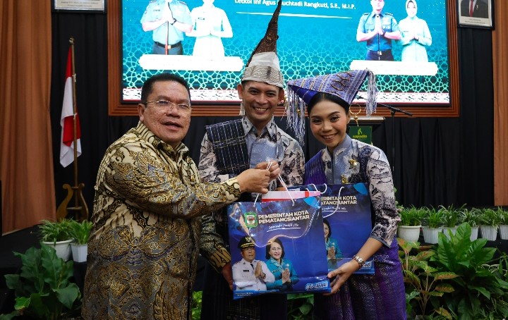 Wali Kota Pematangsiantar Wesly Silalahi, SH, MKn Hadiri Acara Pisah Sambut Dandim 0207/Simalungun dari Letkol Inf Gede Agus Dian Pringgana, SSos, MMAS, MHan Kepada Letkol Inf Agus Mochtadi Rangkuti, SE, MIP.