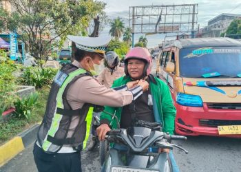 Polantas Menyapa, Sat Lantas Polres Pematangsiantar Berikan Binluh.