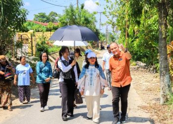 Guna memaksimalkan Kelurahan Pada Perlombaan Tingkat Provinsi Sumut, Ketua TP PKK Kota Pematangsiantar Ny Liswati Wesly Silalahi Tinjau Kelurahan Tong Marimbun & Kelurahan Pematang Marihat.