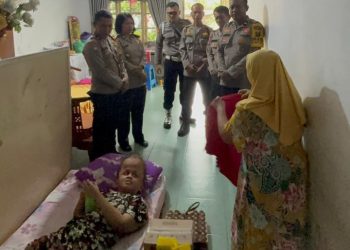Sambut HUT Bhayangkara Ke - 80, Polsek Siantar Utara Berikan Bansos Kepada Warga Membutuhkan.