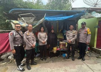 Sambut HUT Bhayangkara Ke - 80 Tahun 2026, Polsek Siantar Utara Berikan Bansos Kepada Warga Kurang Mampu Door Tu Door.