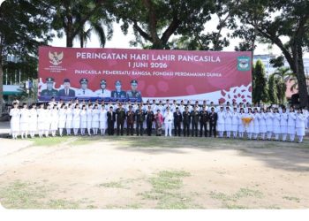 Ketua DPRD Kota Pematangsiantar Timbul Lingga, SH Foto Beesama Dengan Forkopimda & Paskibrata Seusai Peringatan Hari Kesaktian Pancasila.