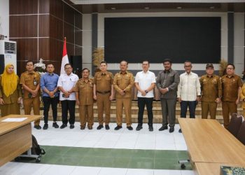 Wali Kota Pematangsiantar Wesly Silalahi, SH, MKn Diwakili Asisten Pemerintahan dan Kesejahteraan Rakyat Fidelis Edy Suranta Sembiring, SSTP, MSi Menerima Kunker Bapemperda DPRD Provinsi Sumut.