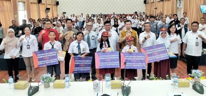 Sekda Simalungun Ajak Pelajar Mulai Menabung Sejak Dini.