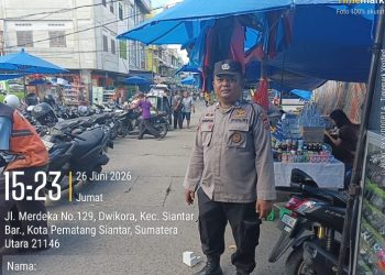 Polsek Siantar Barat Laksanakan Patroli Jalan Kaki Sore Hari di Pasar Horas Antisipasi 3C.
